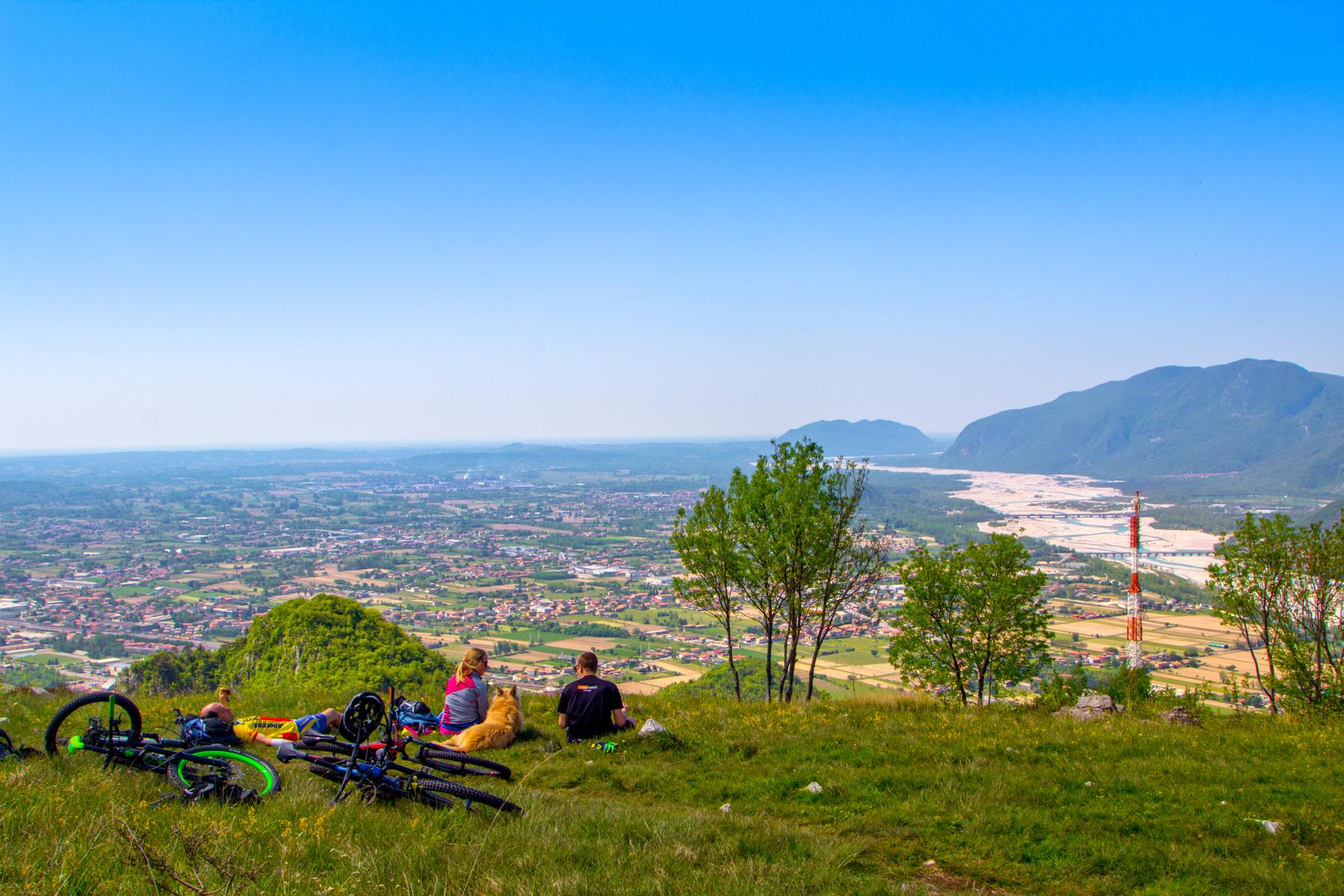 Mediterrane Trails in weiß, braun und grün und Kulinarik [4/4]